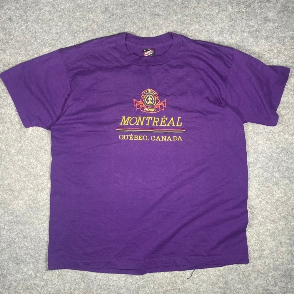 VTG Montreal Quebec Canada Graphic T Shirt Purple Fruit of the Loom Mens XL USA‎